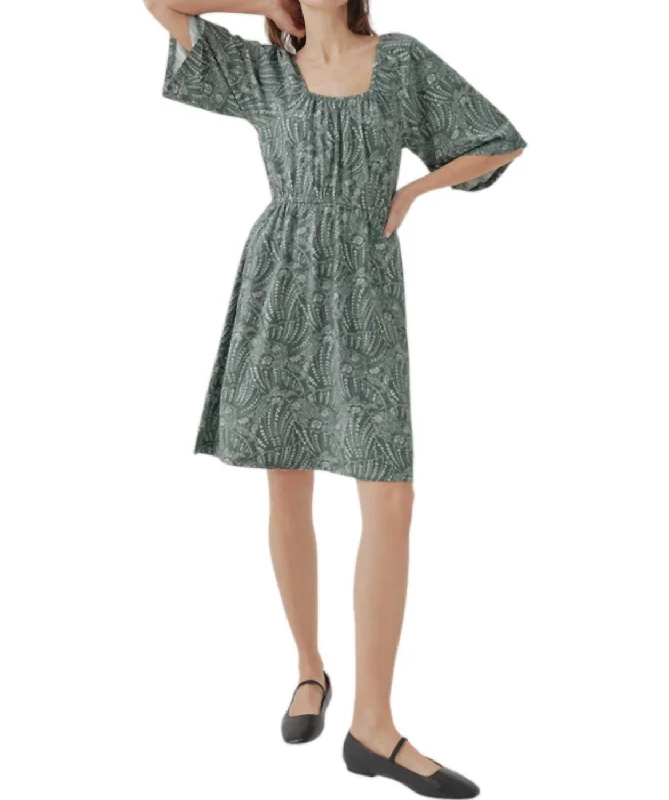 Chic Style, Always In Vogue Luxe Jersey Flutter Sleeve Dress In Garden