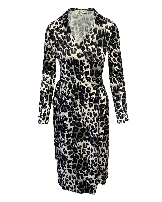Chic And Edgy Diane Von Furstenberg Leopard Print Dress in Multicolor Viscose