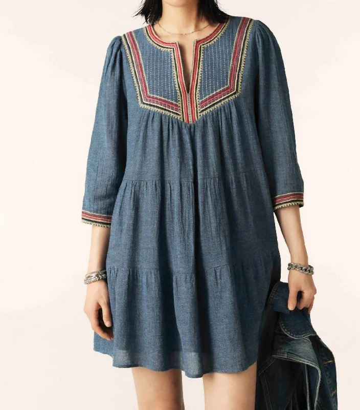 Seasonal Trends Ciana Dress In Blue Jeans